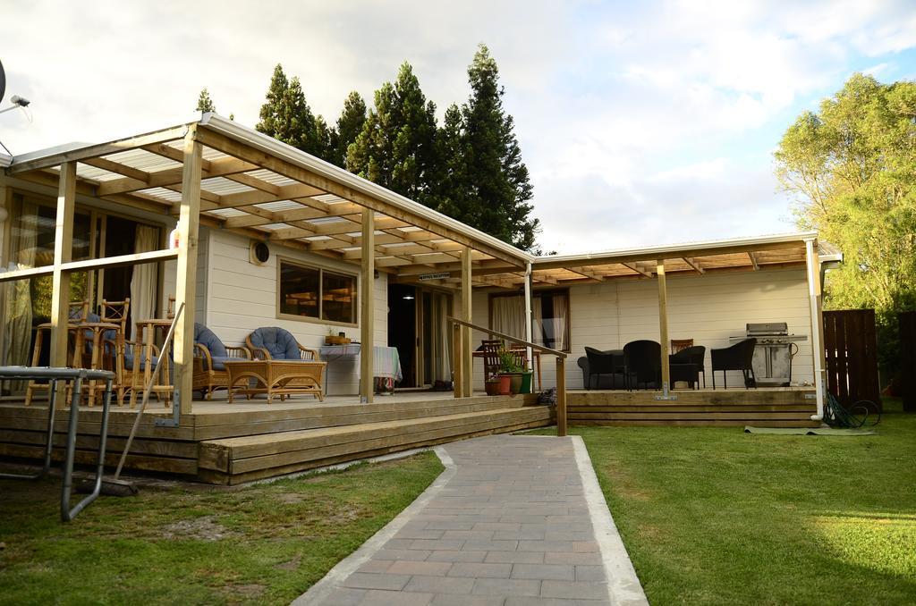 Tony'S Lodge Turangi Esterno foto