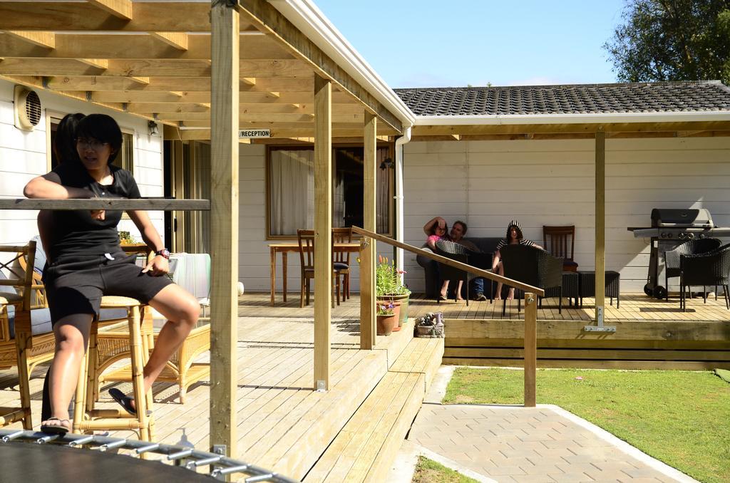 Tony'S Lodge Turangi Esterno foto