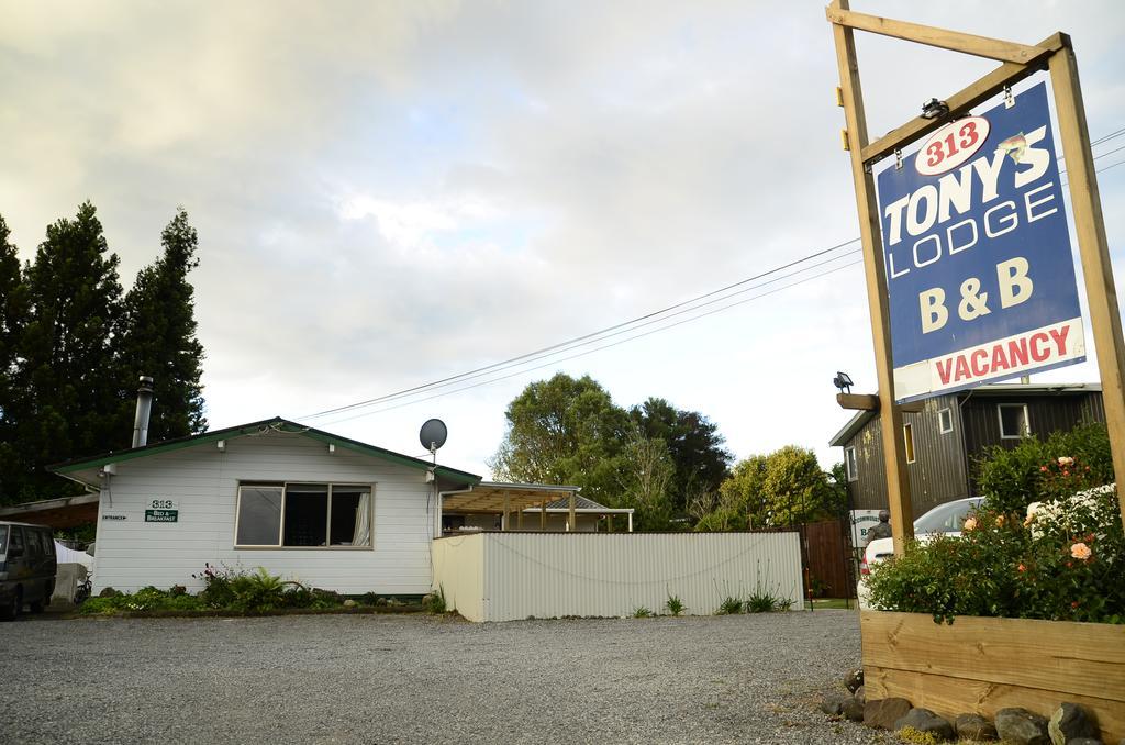 Tony'S Lodge Turangi Esterno foto